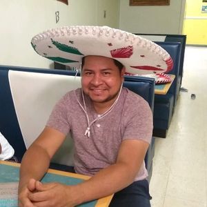 Meet your Posher, Luis